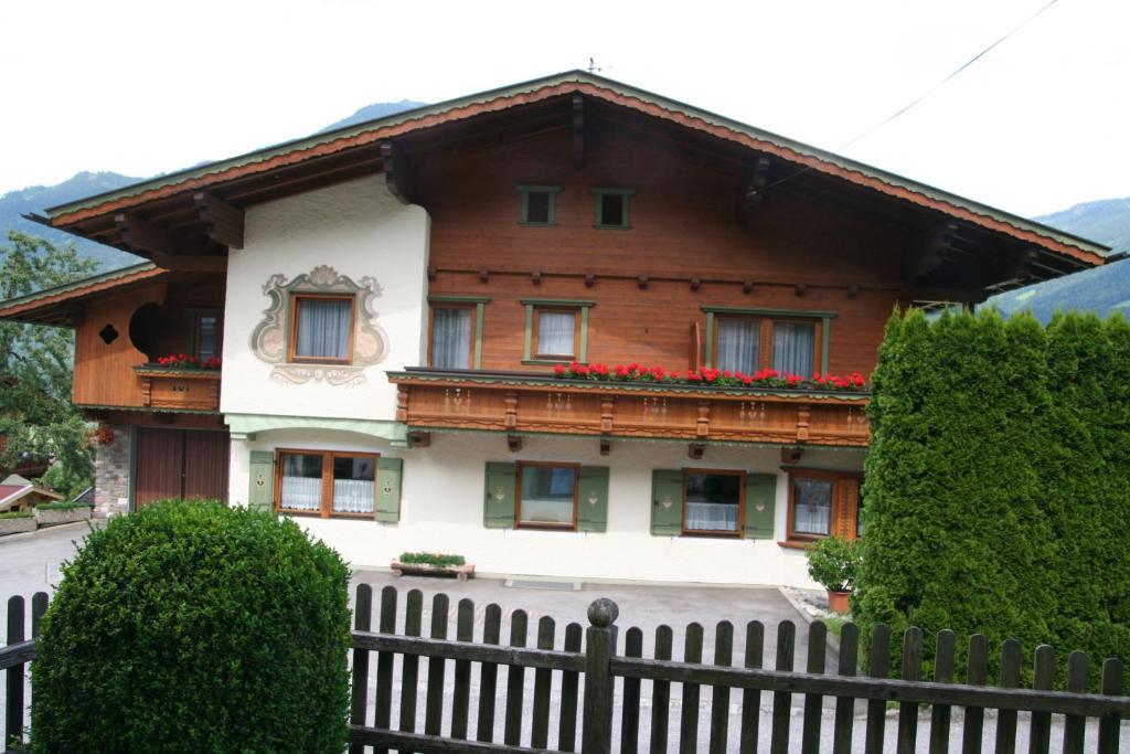 Gästehaus Christoph Ried im Zillertal Exterior foto