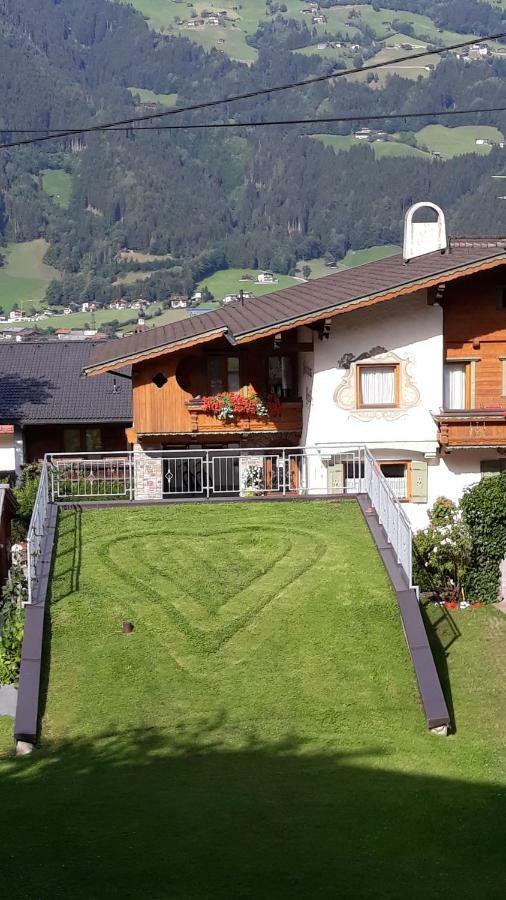 Gästehaus Christoph Ried im Zillertal Exterior foto